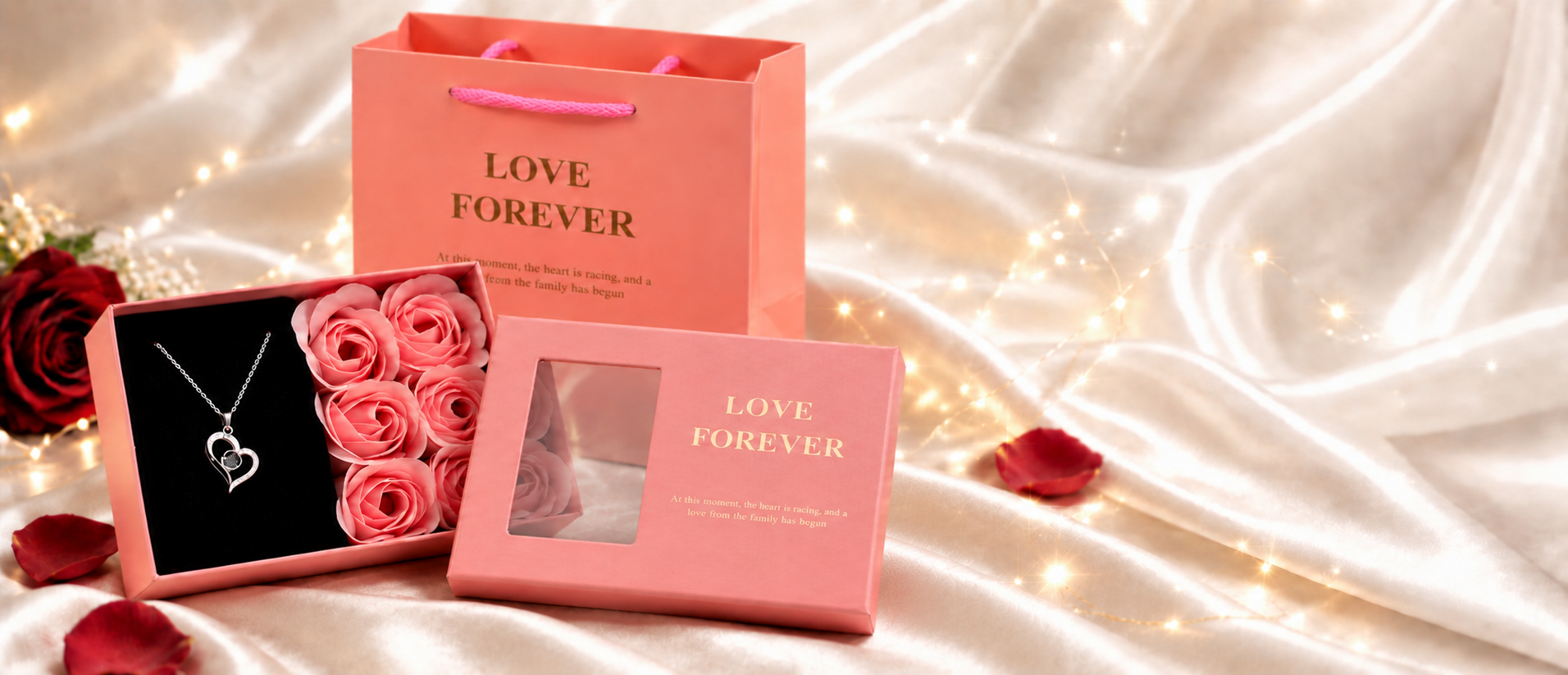מארז LOVE FOREVER ורוד עם שרשרת ורדים ושקית מתנה